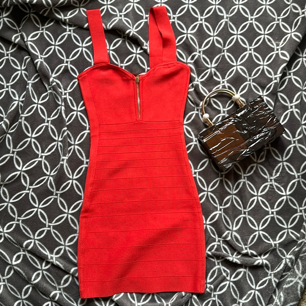 Mini dress used twice great for summer party’s has cute zipper in front